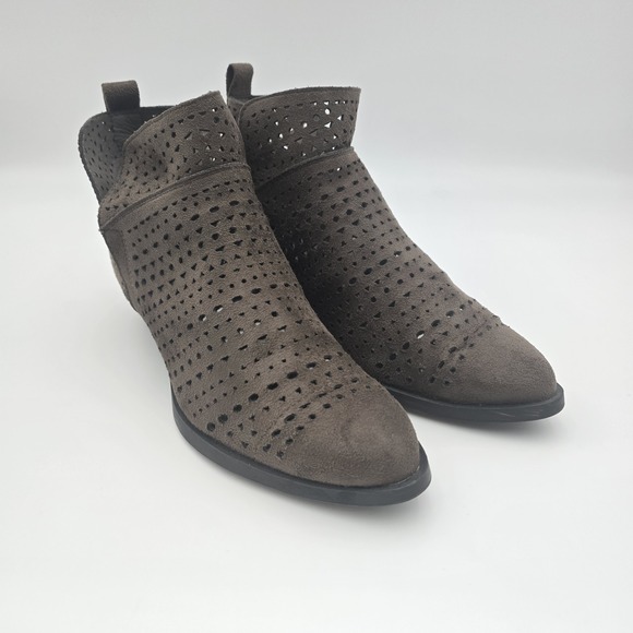 Cato Comfort Suede Cutout Ankle Booties Boot Size 8 (Pre-owned) - Picture 1 of 8